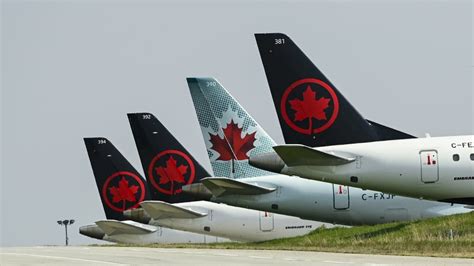 Air Canada stock slides to one-year low despite frothy summer profits
